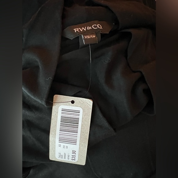 RW & Co black fitted top - Picture 2 of 2